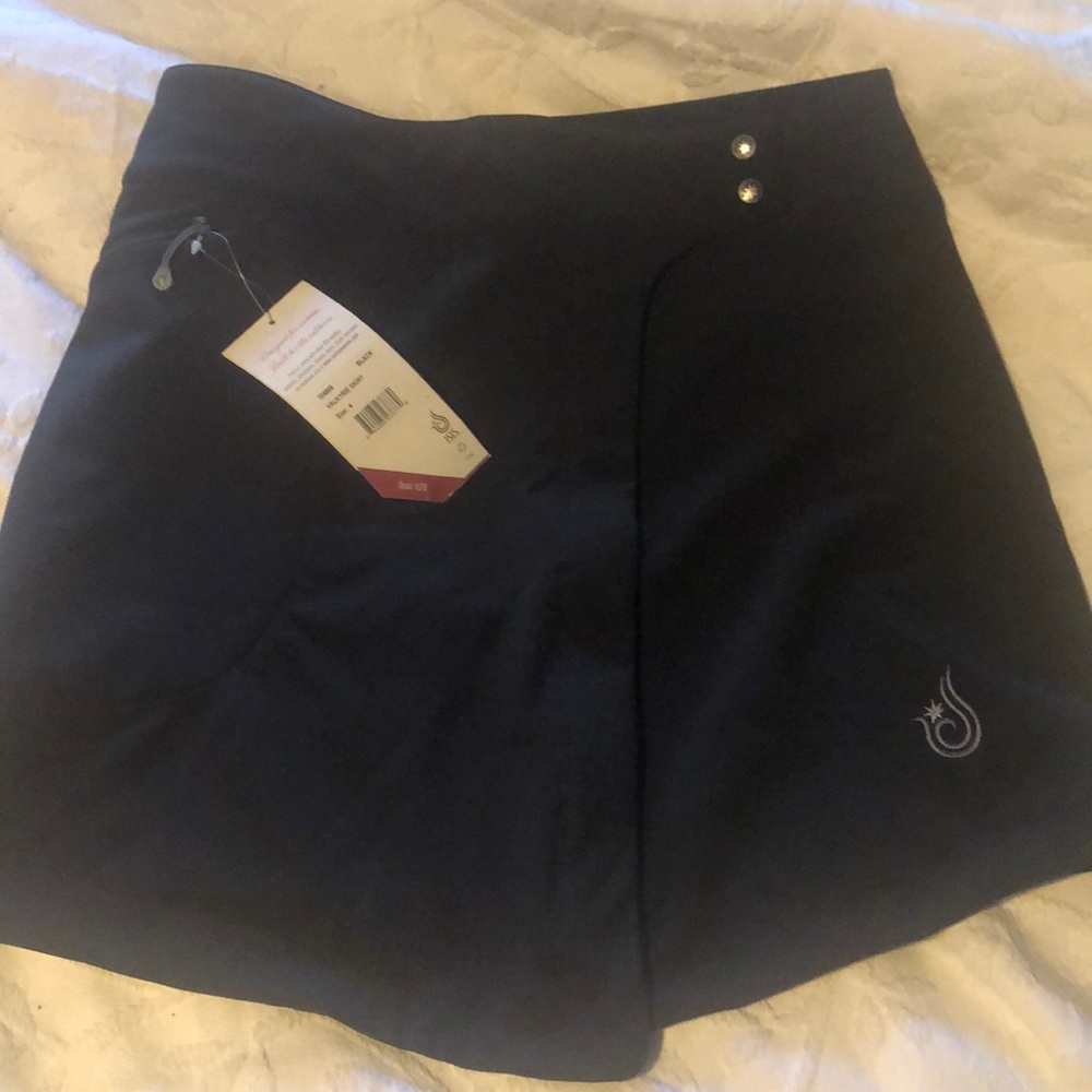 Isis Valkyrie black 4 active skirt